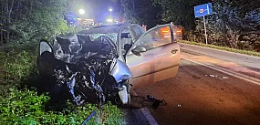 Poważny wypadek na trasie Kartuzy - Leszno. Są ranni