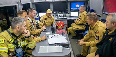 Kawle. Trwa rozbiórka hali. "Odnalezienie strażaka jest priorytetem"-70647