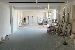 Kartuzy. W szkołach trwają prace remontowe, powstają nowe boiska i sale-70779