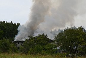 Garcz. Strażacy walczyli z pożarem budynku gospodarczego-70792