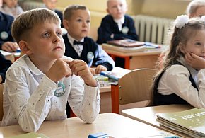 Dane demograficzne nie pozostawiają złudzeń. W pierwszych klasach mniej uczniów-71053