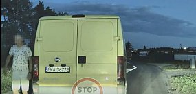 Stężyca. Agresywny kierowca busa. Zablokował drogę, a p