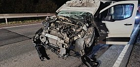 Egiertowo. Tyle zostało z samochodu po zderzeniu z jele