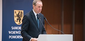 Radni sejmiku podnieśli pensję marszałkowi województwa