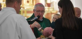 Nie można odmówić chrztu dziecku z in vitro