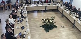 Budżet pow. kartuskiego na 2026 r. przyjęty. Radni KO m