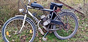 Małkowo. Zbudował sobie pojazd i ruszył w drogę. To był