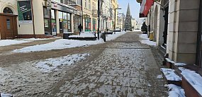 Kartuzy. Problem śliskiego deptaku na razie rozwiązany