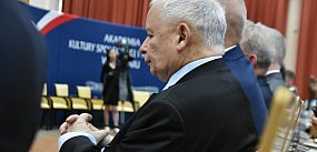 Prezes PiS prosi o pieniądze. Partia ma kłopoty...