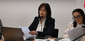 Żukowo. Burmistrz strofuje radnych, ci nie są dłużni.