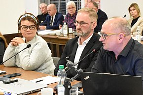 Burzliwa sesja w Sierakowicach-30409