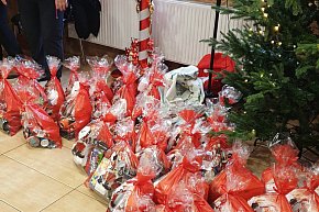 Świąteczna akcja Rady Seniorów i Młodzieżowej Rady Pow. Kartuskiego-30416