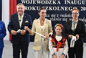 Wojewódzka inauguracja roku szkolnego w kartuskiej "Dwójce"-71055
