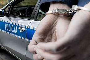 Żukowo. Para kradła paliwo z koparki. Zareagowali mieszkańcy -71366