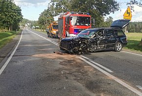 Leźno. Zderzenie osobówki z ciężarówką. Droga długo była zablokowana-71467