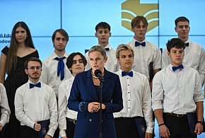Barbara Nowacka apeluje rodziców o zaufanie nauczycielom-72502