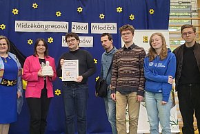 Statuetki prof. Gerarda Labudy dla młodych Kaszubów-72783