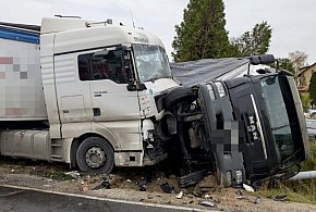 Pępowo. Poważne zderzenie dwóch ciężarówek. Droga zablokowana-73274