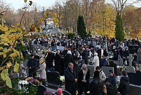 Uroczystość Wszystkich Świętych na kartuskim cmentarzu-73394