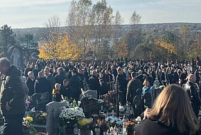 Gowidlino. W Dzień Wszystkich Świętych tłumnie odwiedzano cmentarz-73409