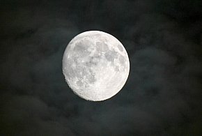 Największa superpełnia w tym roku! Bobrowy Księżyc rozświetli niebo-73507