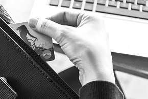 Uwierzyli oszustom i w ciągu trzech dni stracili blisko 111 tys. zł!-73532