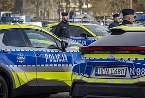 Region. Policja otrzymała ekologiczne radiowozy. Pomogła m.in. gm. Żukowo-73698