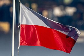 Flagę na Święto Niepodległości może wywiesić każdy, ale są pewne zasady-73733