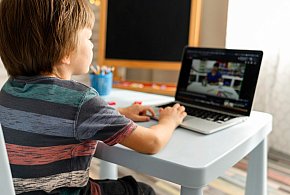 Popularni influencerzy mogą mieć kłopoty. Treści dla dzieci budzą kontrowersje-73883