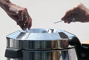 Zakaz palenia papierosów obowiązuje od lat. Ale palaczy nie ubyło-73968