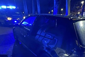 Kartuzy. Uderzył w prywatny samochód policjanta. Przyczyną nie był pech-74135