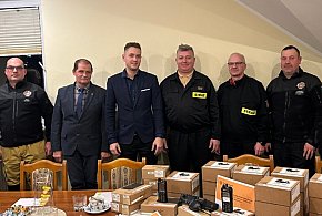 Wszystkie jednostki OSP Somonino otrzymały nowe radiotelefony-74745