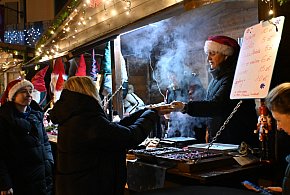 Zapach pierników i grzanego wina: ruszył Jarmark Bożonarodzeniowy w Żukowie-74871