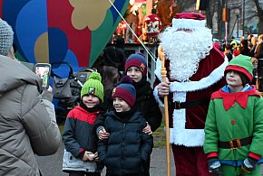 Uśmiechy, upominki i choinka. Mikołajki w Kartuzach pełne atrakcji-74889