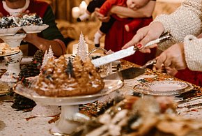 Święta pełne nadmiaru - Polacy wyrzucają 61,7 tony jedzenia-74946