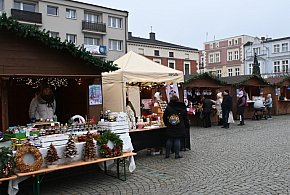 Kartuzy. Trwa Jarmark Świąteczny: rękodzieło, upominki i atrakcje dla dzieci-75165