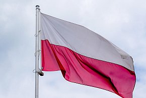Godło i flaga mogą wyglądać inaczej. Ruszyły prace nad symbolami państwowymi-75613
