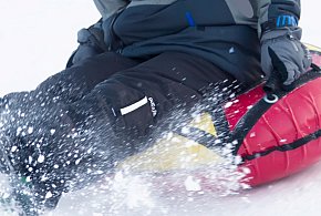 Kulig za samochodem to kiepski pomysł. Apel o bezpieczną zabawę na śniegu-76027