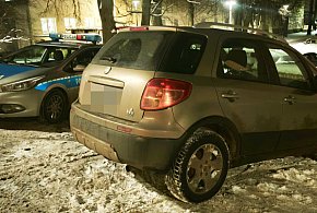 Kierowca zaparkował, wyłączył światła i... udawał, że nie prowadził-76171