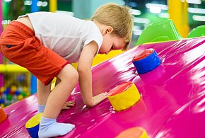 Zostawiasz dziecko w sali zabaw? Urząd wykrył poważne uchybienia-76509