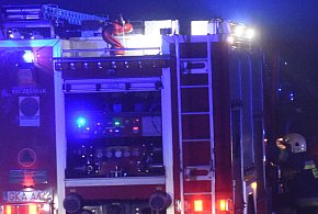 Dzierżążno. Nocny pożar na terenie opuszczonego ośrodka wypoczynkowego