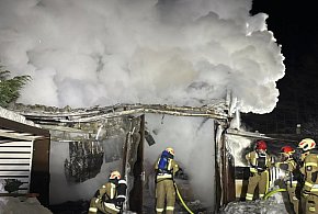 Chwaszczyno. Spłonął garaż. Właściciel trafił do szpitala