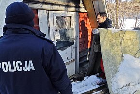 Sierakowice. Silny mróz - reakcja służb. Opał i jedzenie dla potrzebujących
