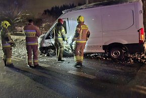 Dzierżążno. Zderzenie dwóch aut na drodze wojewódzkiej