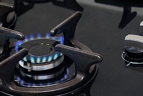 Jak wojna na Bliskim Wschodzie wpłynie na ceny gazu i energii? Prezes URE uspokaja