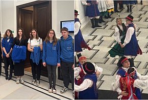 Uczniowie z Przodkowa dzielą się wrażeniami po wizycie w Sejmie