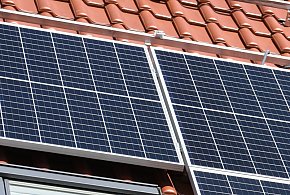 Kary dla firm z branży OZE za niedozwolone klauzule w umowach