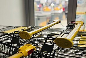 Do której pracują sklepy w Wielką Sobotę?