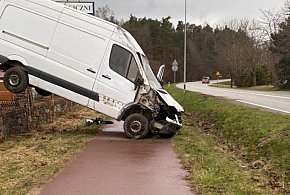 Bus na płocie w Borkowie i wypadek na quadzie w Kamienicy Królewskiej