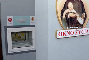 Kilkudniowy chłopiec znaleziony w Oknie Życia w Kartuzach